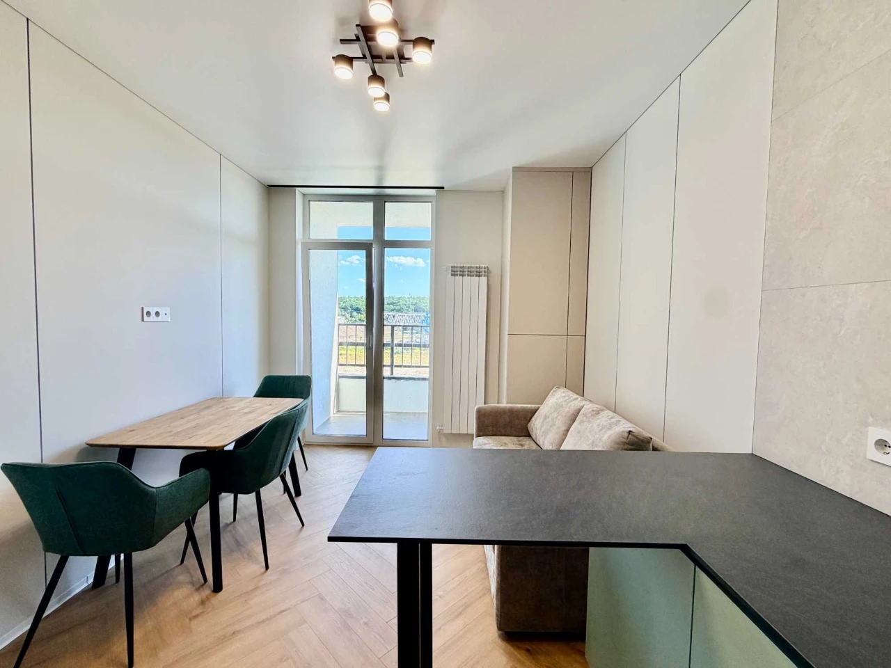 One-bedroom apartment with new renovation. Irpin, Synerhiya Residence