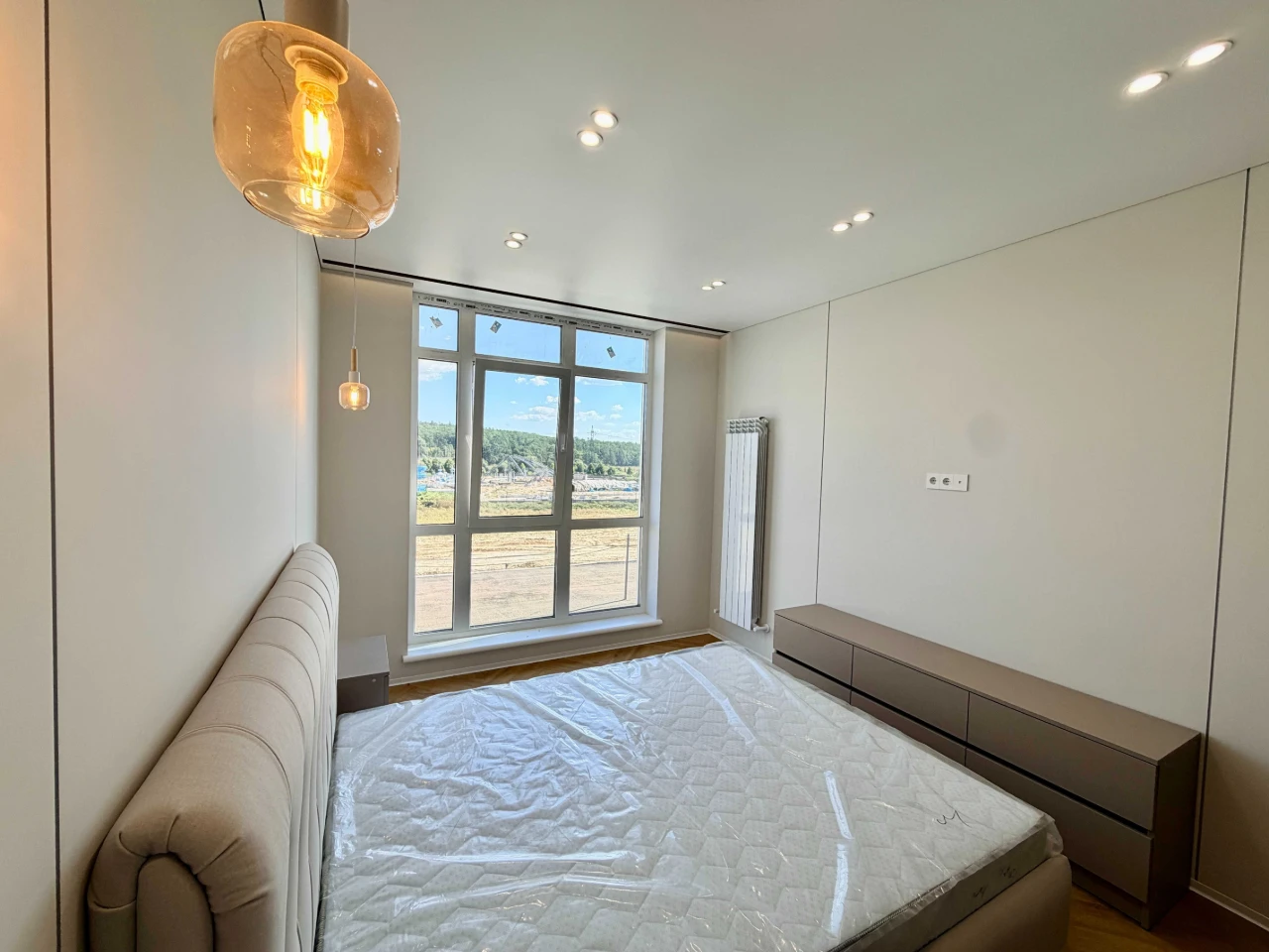 One-bedroom apartment with new renovation. Irpin, Synerhiya Residence