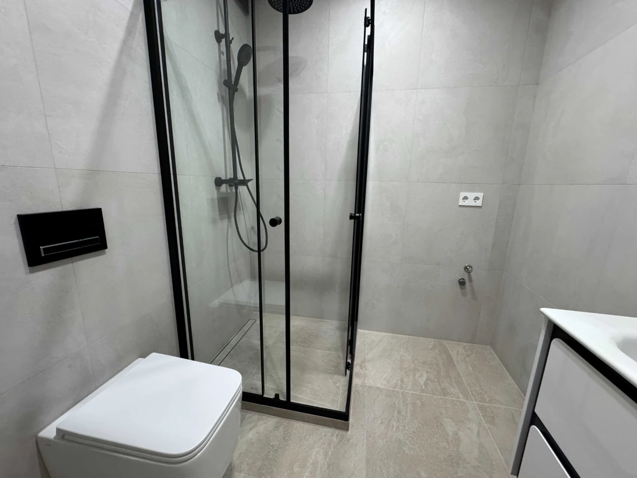 One-bedroom apartment with new renovation. Irpin, Synerhiya Residence