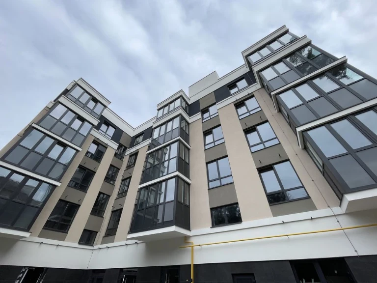Продам Велику 1-х кімнатну квартиру з Газом| Центральний Пар