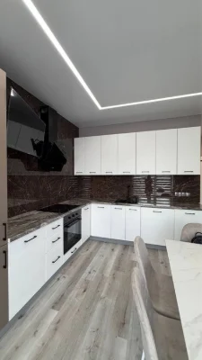 Продається Нова 1,5 кімнатна плюс кладовка.