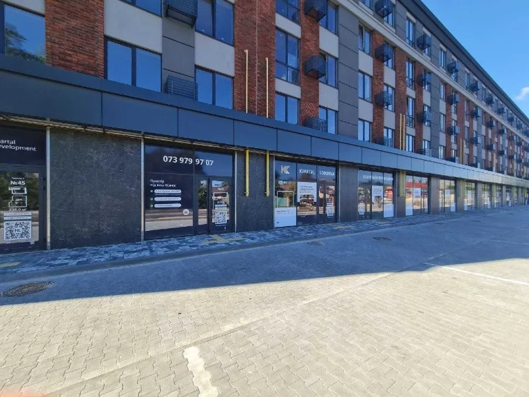 Two-bedroom apartment on the 4th floor with gas heating, street.