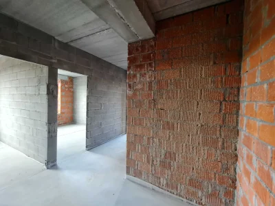 Two-bedroom apartment on the 4th floor with gas heating, street.