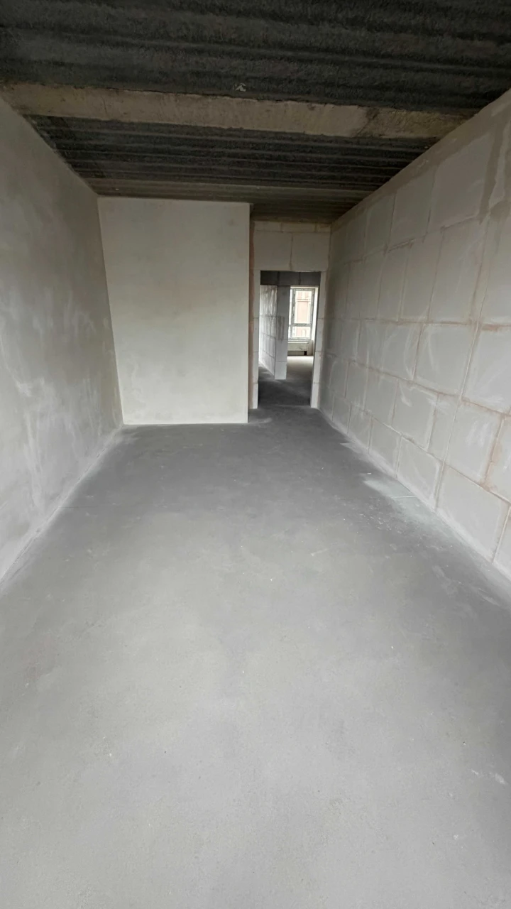 Spacious 3-bedroom apartment 83m2, double-sided in business class residential complex Central
