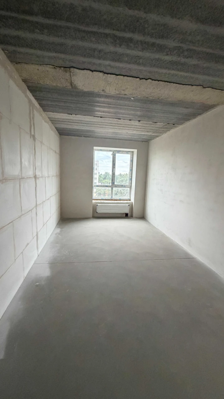 Spacious 3-bedroom apartment 83m2, double-sided in business class residential complex Central