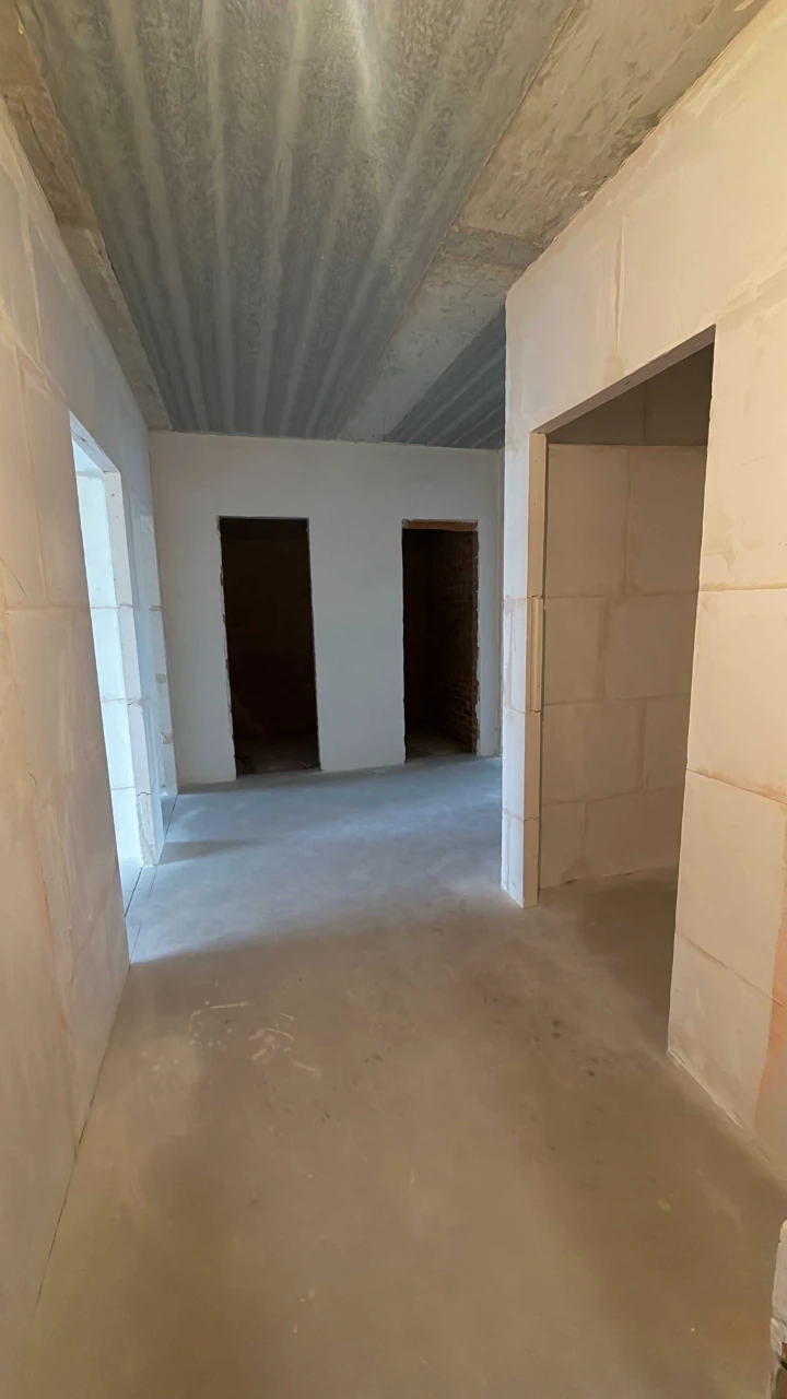 Spacious 3-bedroom apartment 83m2, double-sided in business class residential complex Central
