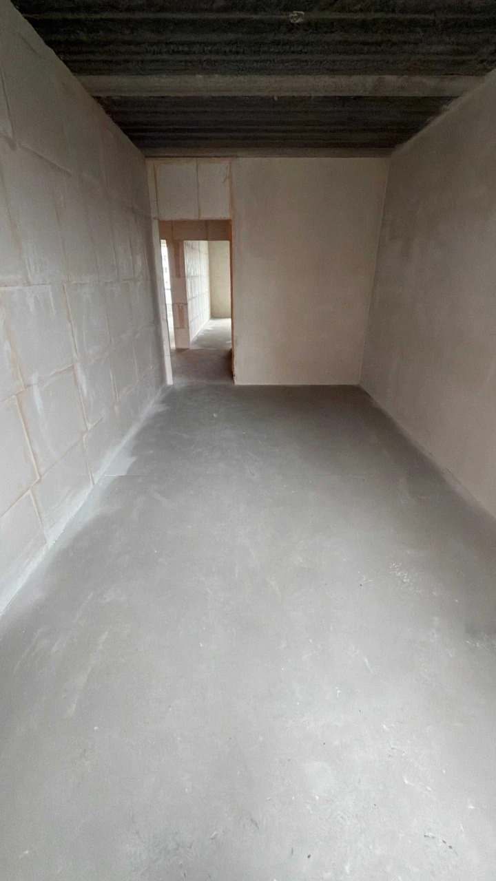 Spacious 3-bedroom apartment 83m2, double-sided in business class residential complex Central