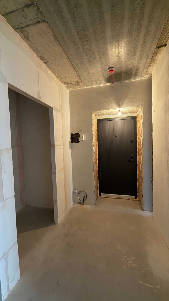 Spacious 3-bedroom apartment 83m2, double-sided in business class residential complex Central