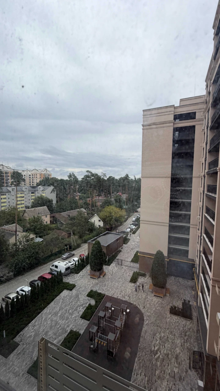 Spacious 3-bedroom apartment 83m2, double-sided in business class residential complex Central