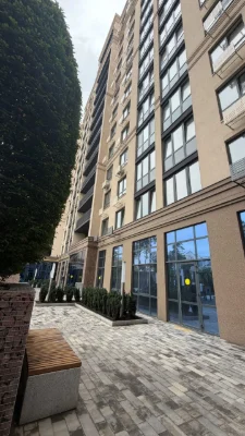 Spacious 3-bedroom apartment 83m2, double-sided in business class residential complex Central