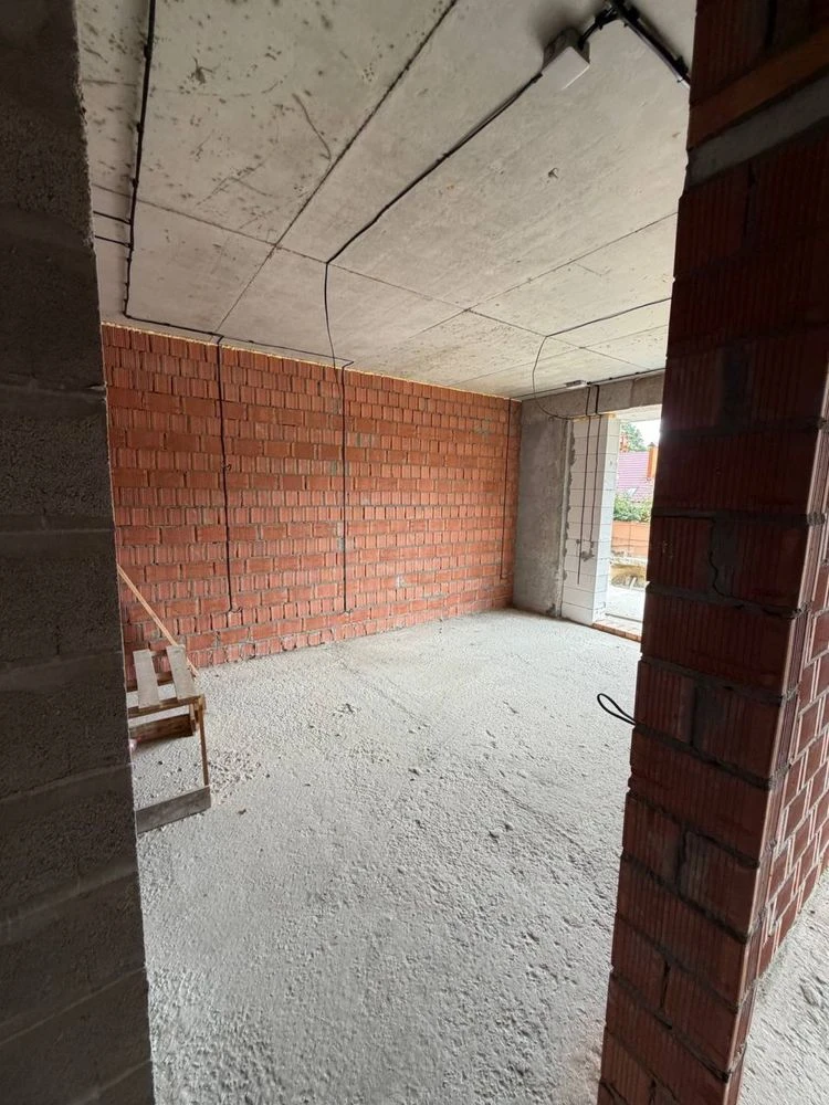 One-Bedroom Apartment for Sale! No Renovation!
