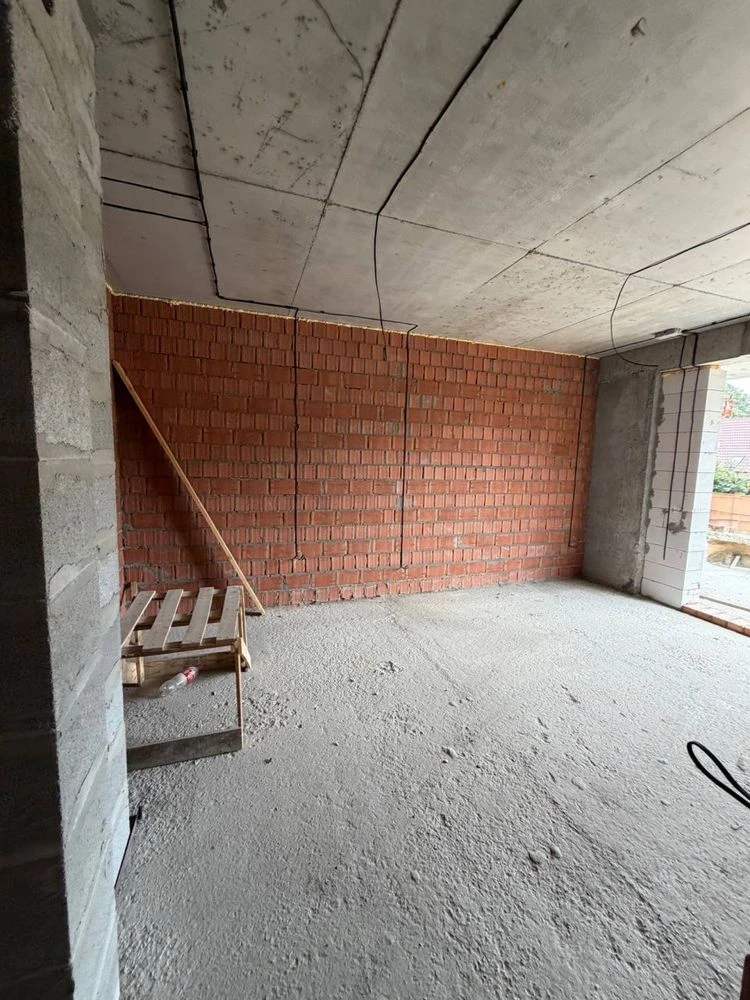 One-Bedroom Apartment for Sale! No Renovation!