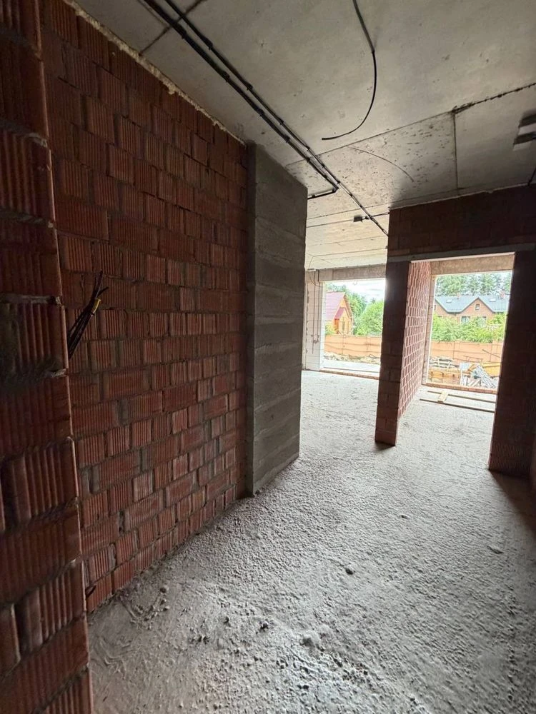 One-Bedroom Apartment for Sale! No Renovation!