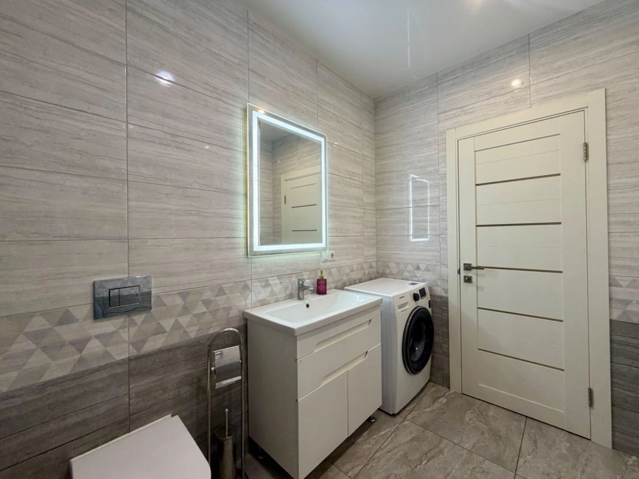 Irpin, Sale of a Euro 3-bedroom apartment in the "ESENIN" residential complex, with renovation 64 sq m