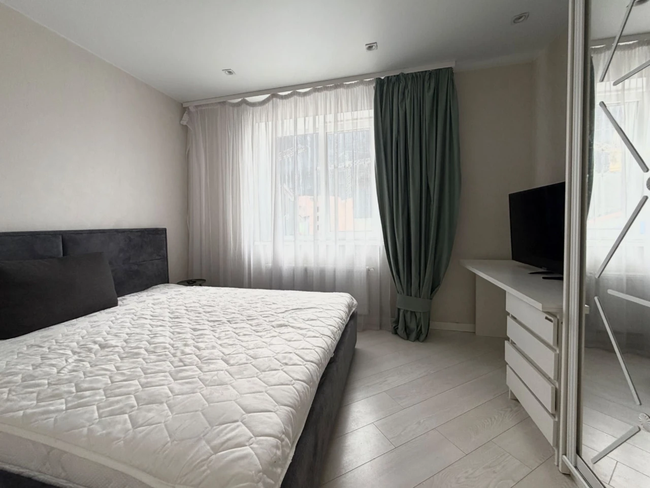 Irpin, Sale of a Euro 3-bedroom apartment in the "ESENIN" residential complex, with renovation 64 sq m
