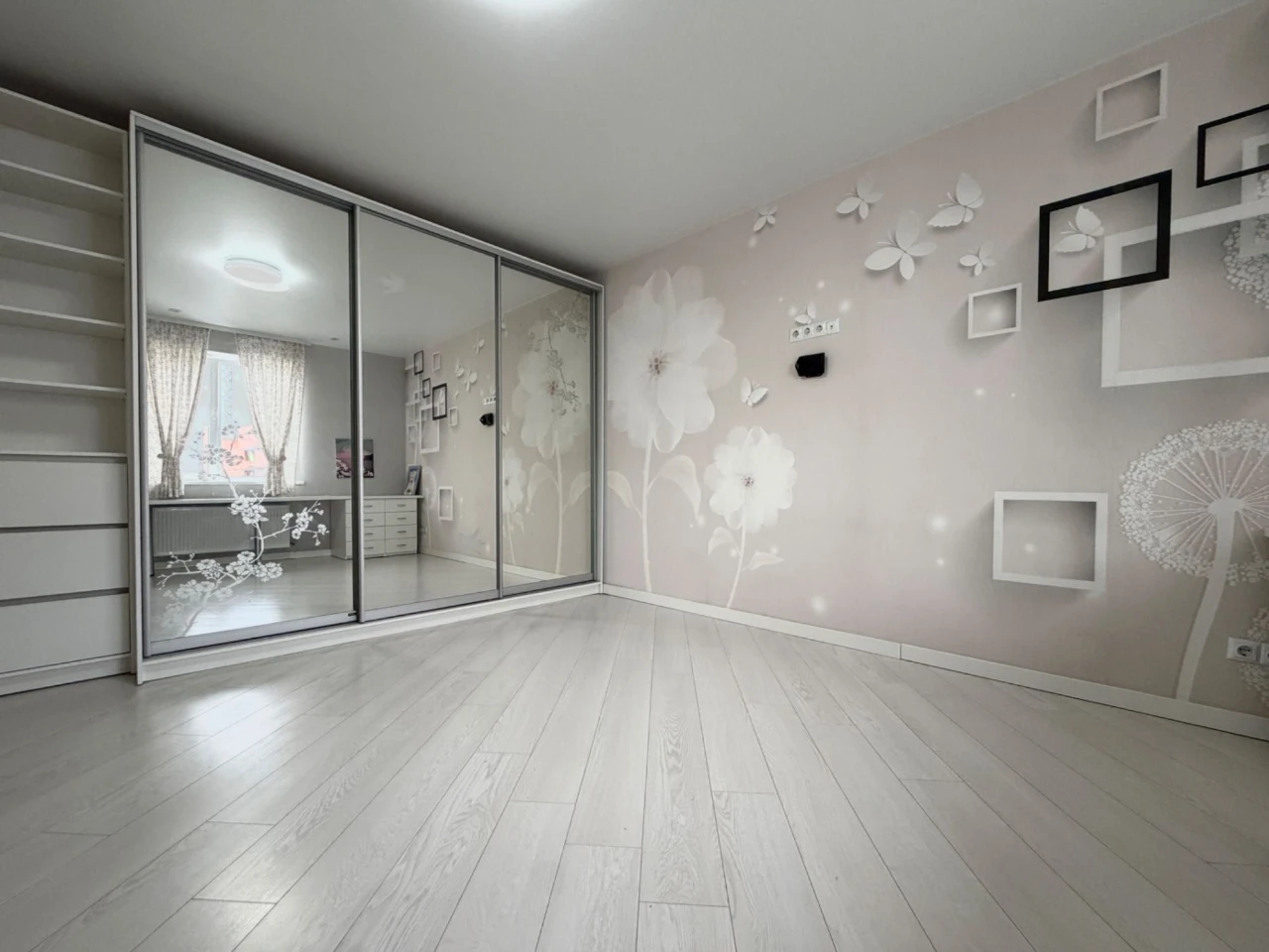 Irpin, Sale of a Euro 3-bedroom apartment in the "ESENIN" residential complex, with renovation 64 sq m