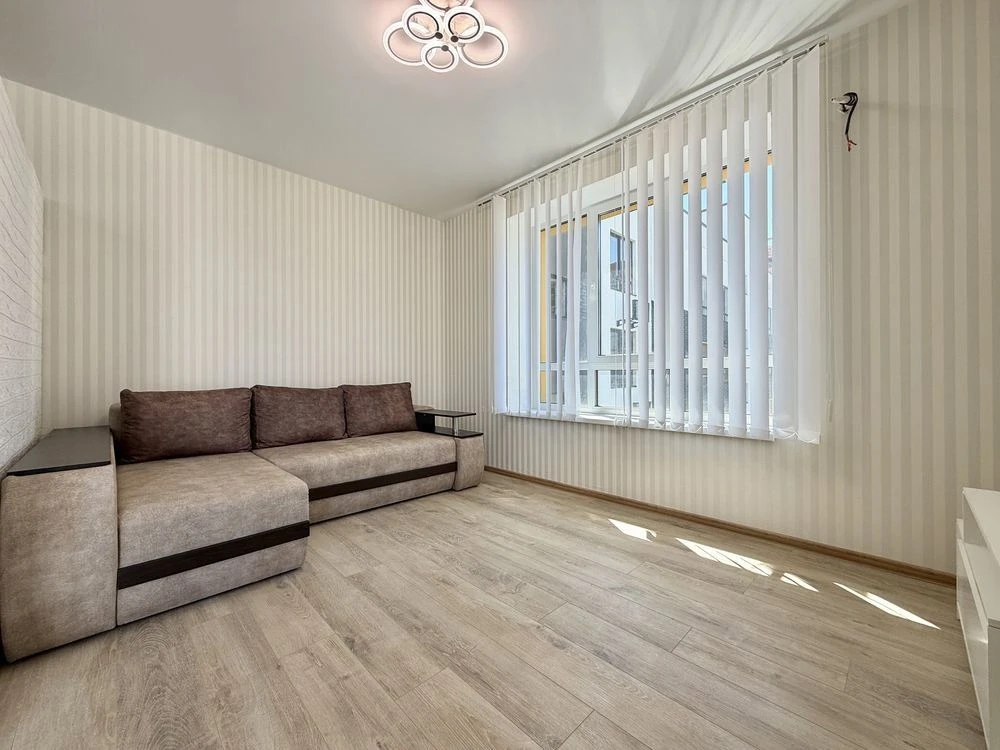 No commission! Modern renovated apartment in the "Molodist" residential complex!