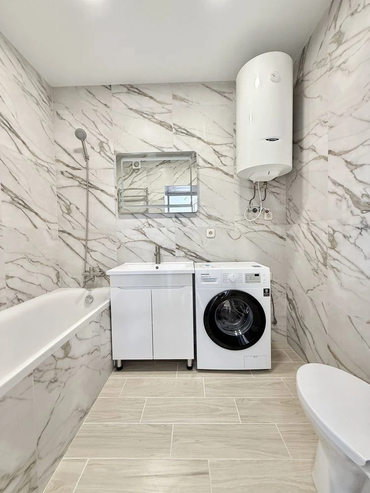 No commission! Modern renovated apartment in the "Molodist" residential complex!