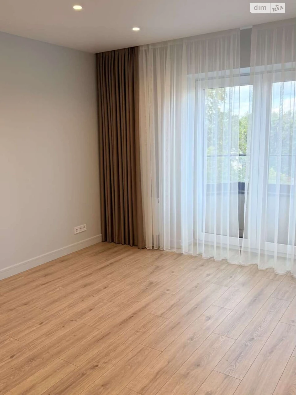 Apartment for Sale, Romaniwka