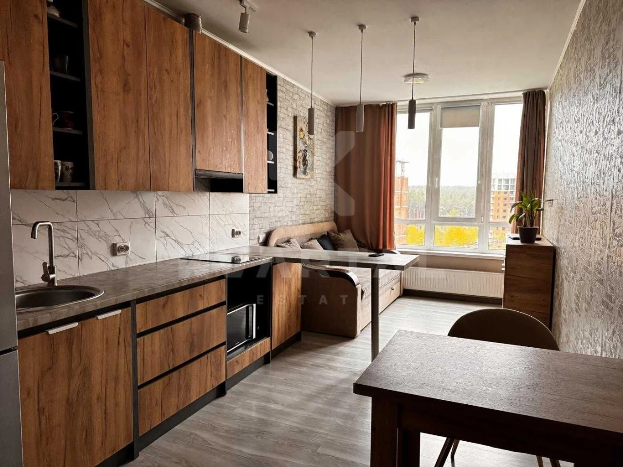 Продаж 2-кімнатної квартири (60 м2) з ремонтом ЦЕНТРАЛЬНИЙ
