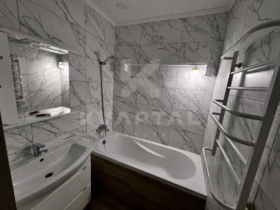 Продаж 2-кімнатної квартири (60 м2) з ремонтом ЦЕНТРАЛЬНИЙ