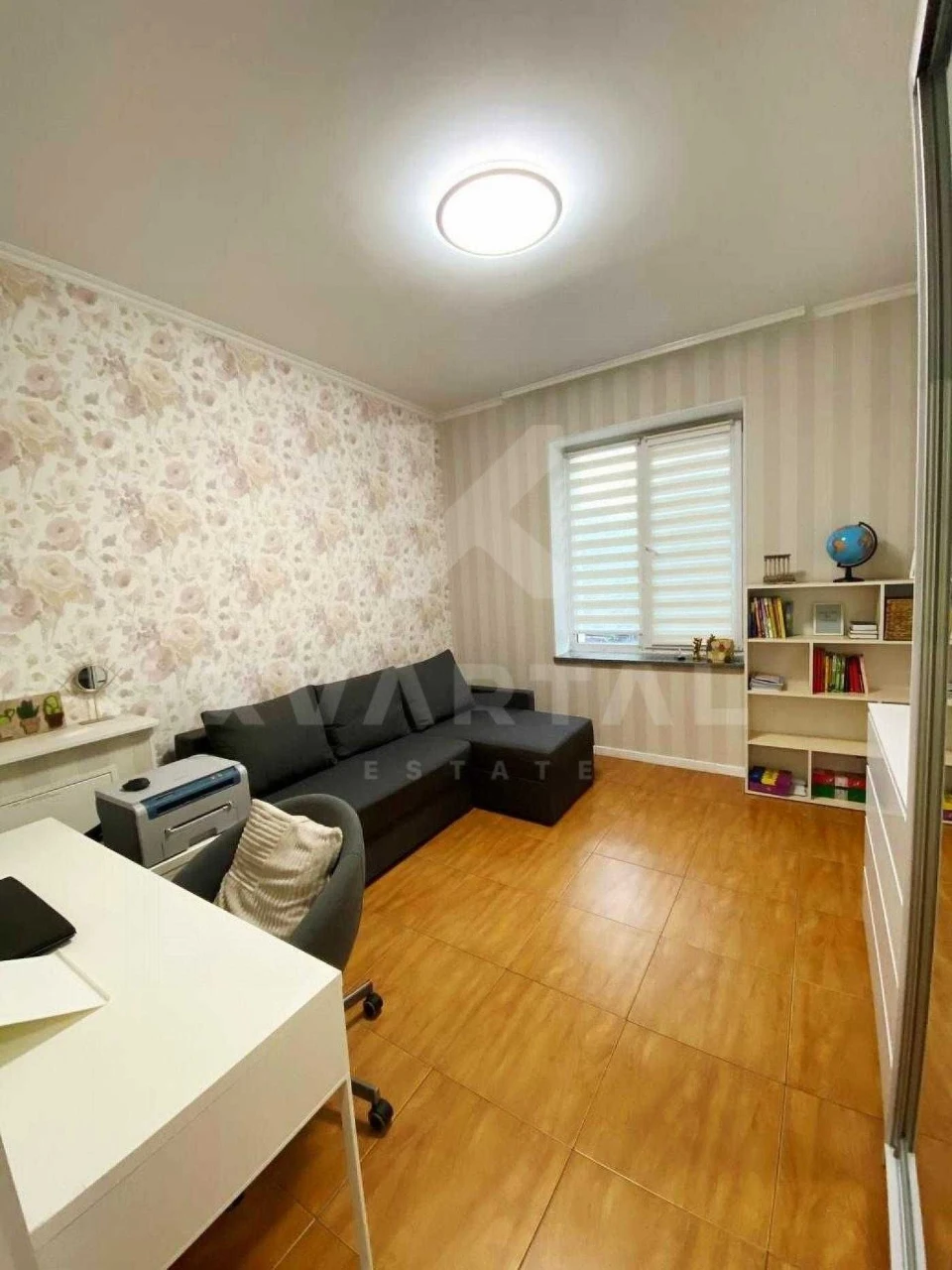 Продаж 3-кімнатній квартири (110 м2) з ремонтом та власною терасою