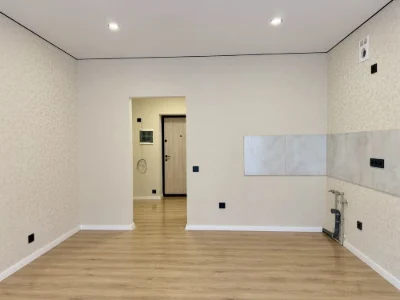 For Sale: Apartment in the "Molodist" residential complex with a balcony
