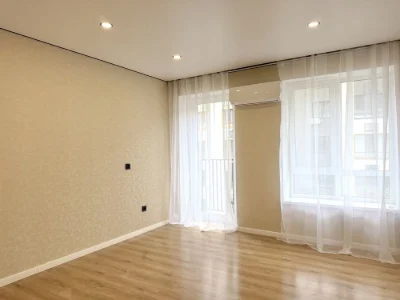 For Sale: Apartment in the "Molodist" residential complex with a balcony