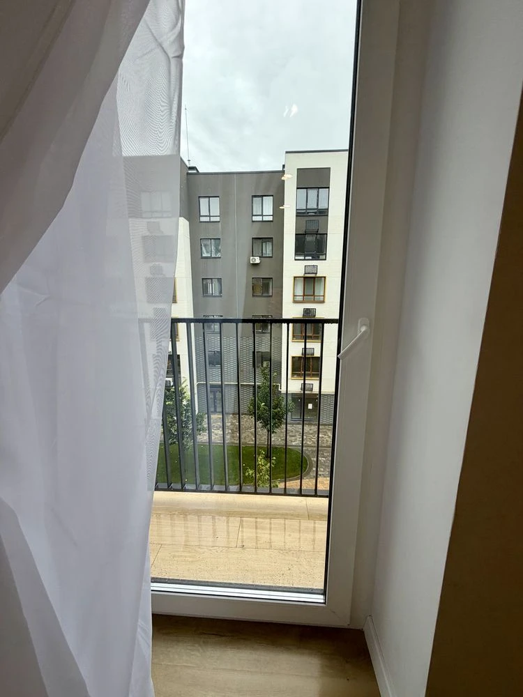For Sale: Apartment in the "Molodist" residential complex with a balcony