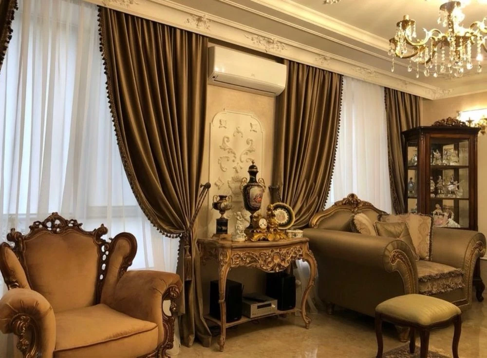 Exceptional, Charismatic Apartment in Rokoko Central Park Residence