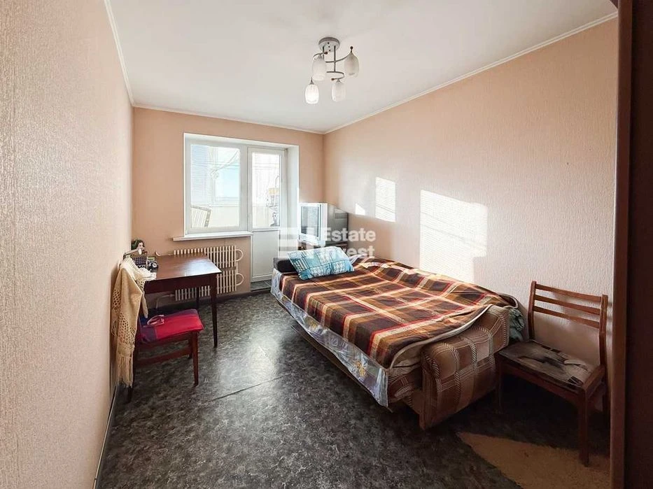 I will sell a 3-room apartment in a new building on Dmytrivska Street, 5.