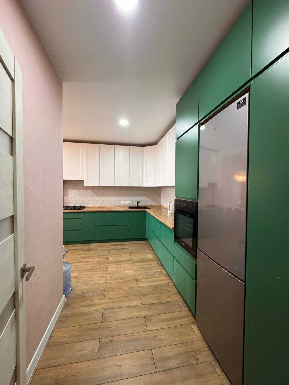 Two-bedroom apartment with a wow effect! Modern renovation, cozy