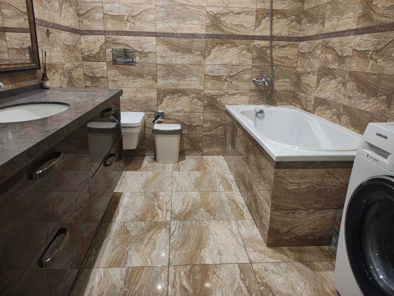 Sale of a spacious apartment with renovation and furniture in ЖК Ірпінсь