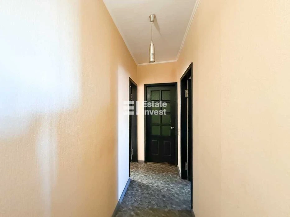 I will sell a 3-room apartment in a new building on Dmytrivska Street, 5.