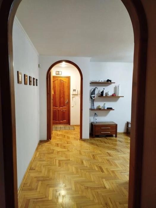 Продається квартира.Торг!!