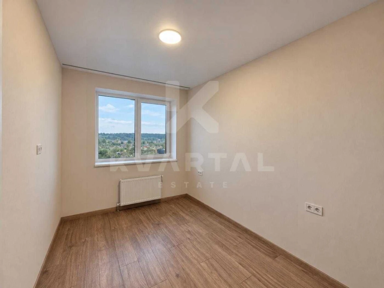 Sale of a one-bedroom apartment with new renovation. No commission.
