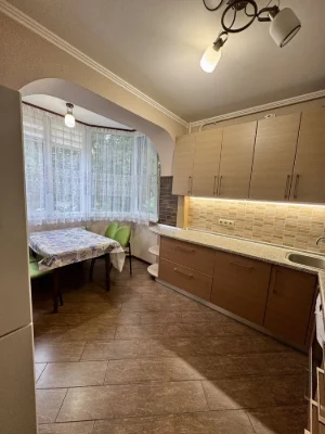 Продаж квартири з ремонтом 2 кімнати