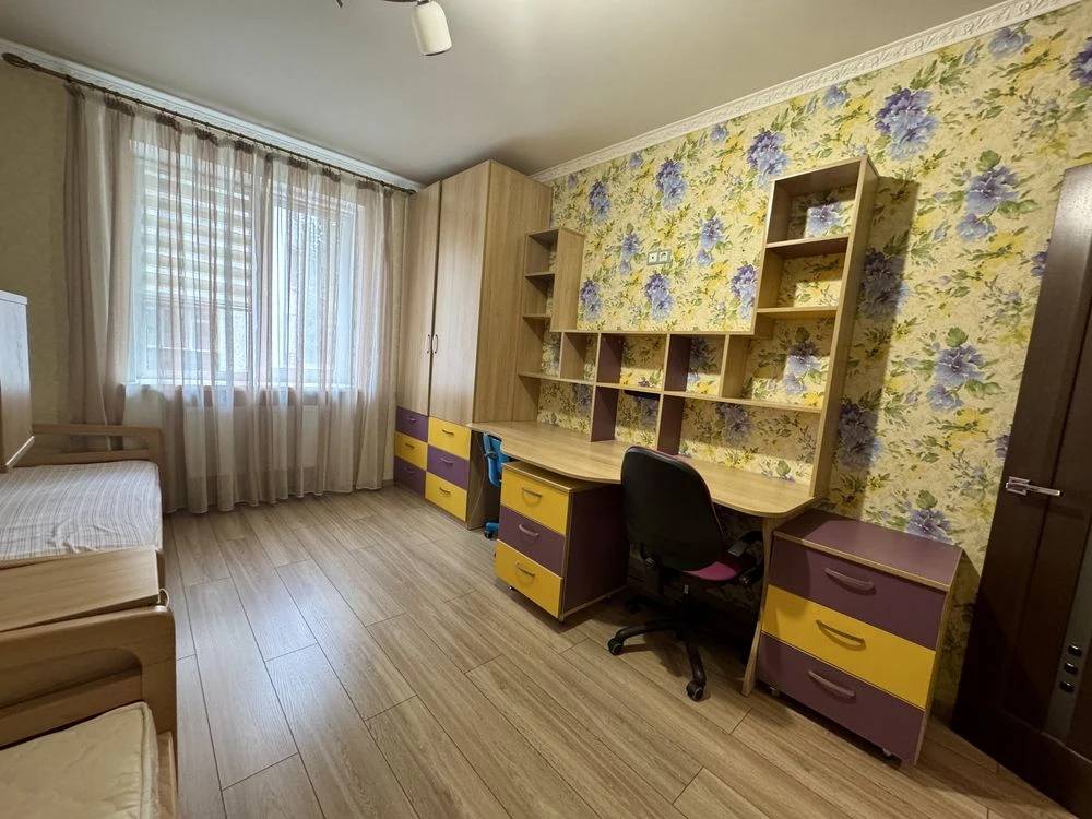 Продаж квартири з ремонтом 2 кімнати