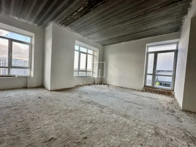 Spacious penthouse with a large panoramic terrace.