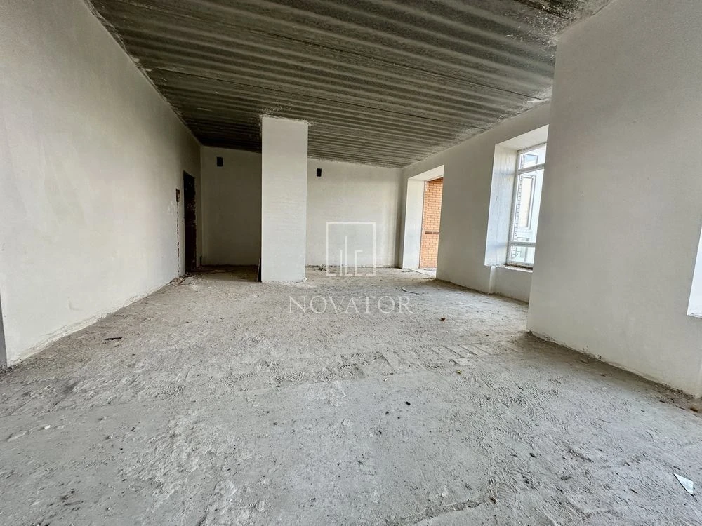 Spacious penthouse with a large panoramic terrace.