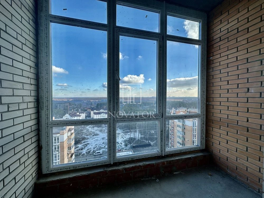 Spacious penthouse with a large panoramic terrace.
