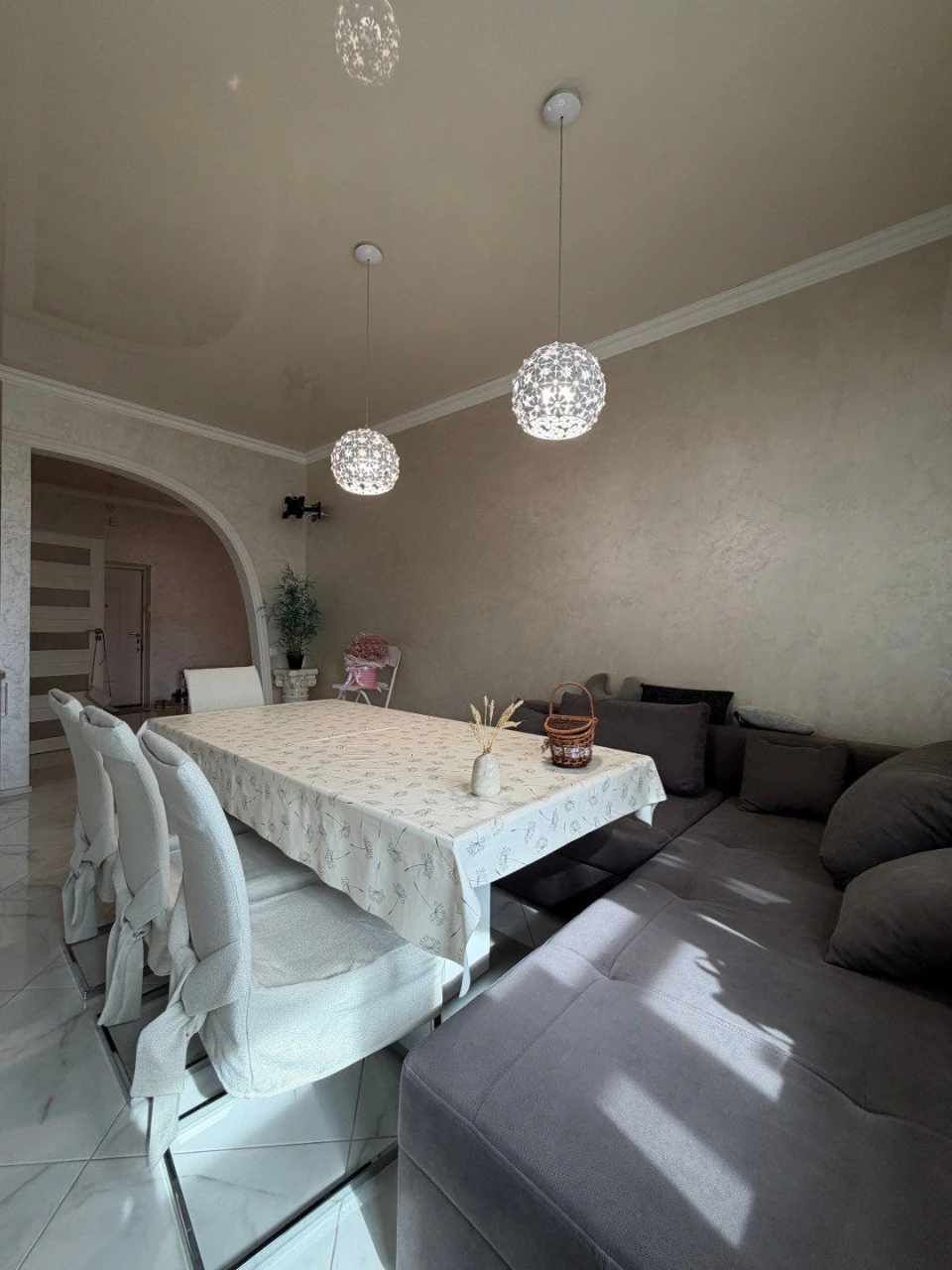 For Sale: Large 2-bedroom apartment, 90 m2, with high-quality renovation! Irpin, in
