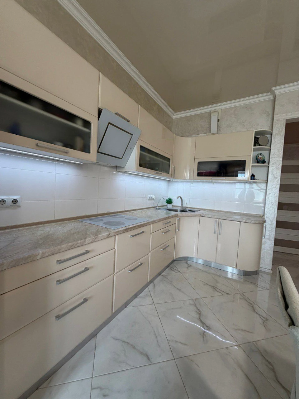 For Sale: Large 2-bedroom apartment, 90 m2, with high-quality renovation! Irpin, in