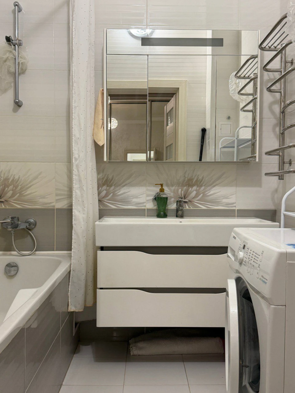 For Sale: Large 2-bedroom apartment, 90 m2, with high-quality renovation! Irpin, in