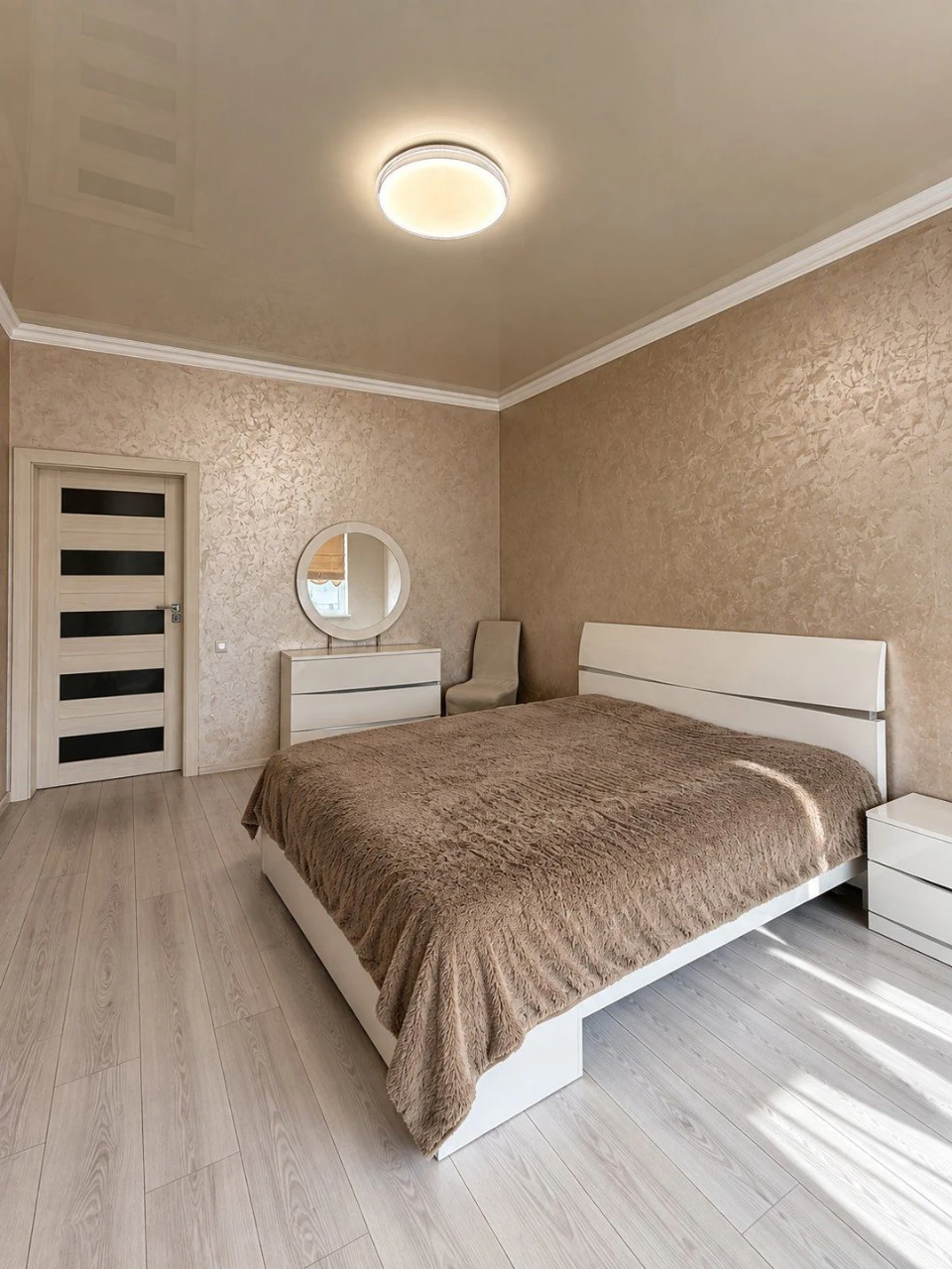 For Sale: Large 2-bedroom apartment, 90 m2, with high-quality renovation! Irpin, in
