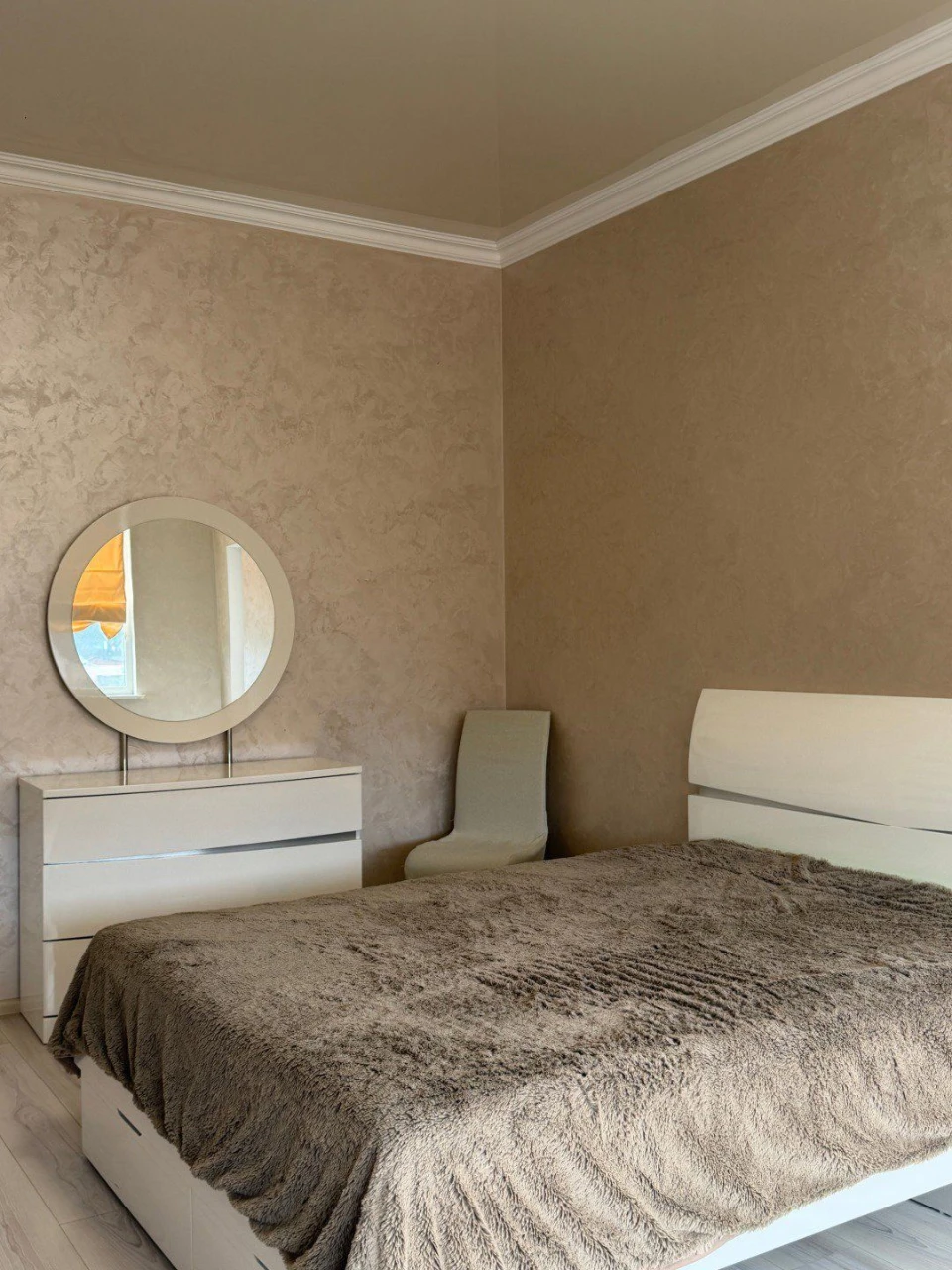 For Sale: Large 2-bedroom apartment, 90 m2, with high-quality renovation! Irpin, in
