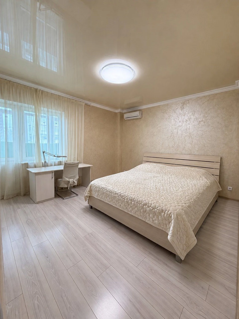For Sale: Large 2-bedroom apartment, 90 m2, with high-quality renovation! Irpin, in