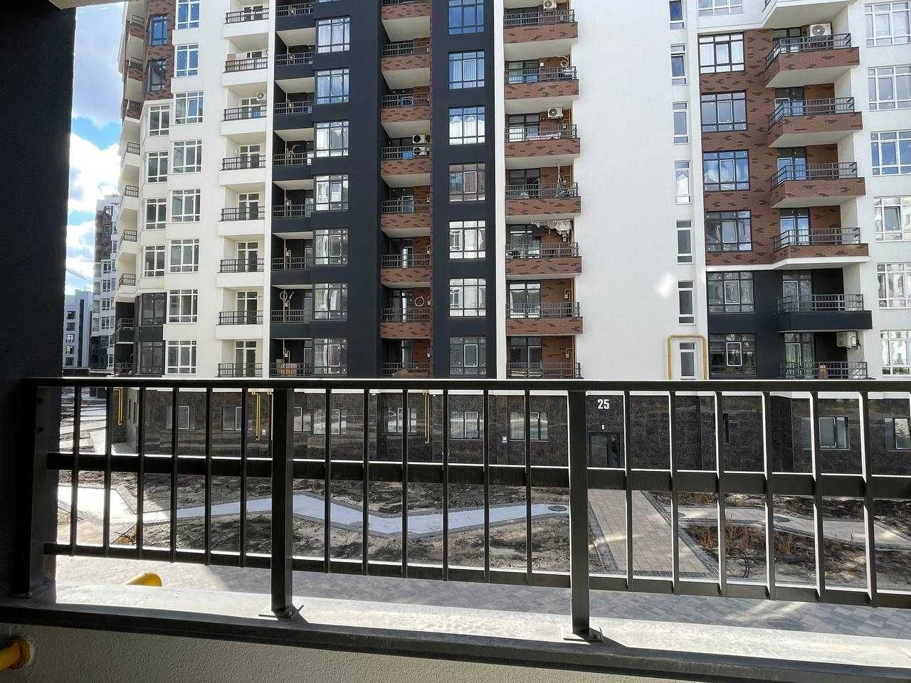 Продаж 1к квартири 37,3 м без оздоблення в ЖК Синергія Сіті