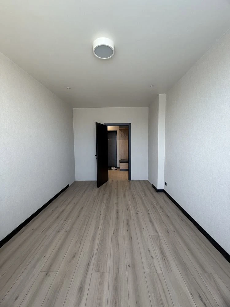 Spacious 2-bedroom apartment with designer renovation | Irpin |