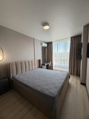 Spacious 2-bedroom apartment with designer renovation | Irpin |